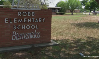 Robb Elementary School sign in Uvalde, Texas with words "Welcome" and "Bienvenidos"